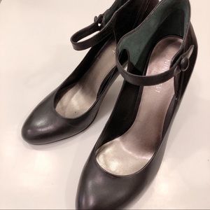 Nine West Mary Jane pumps